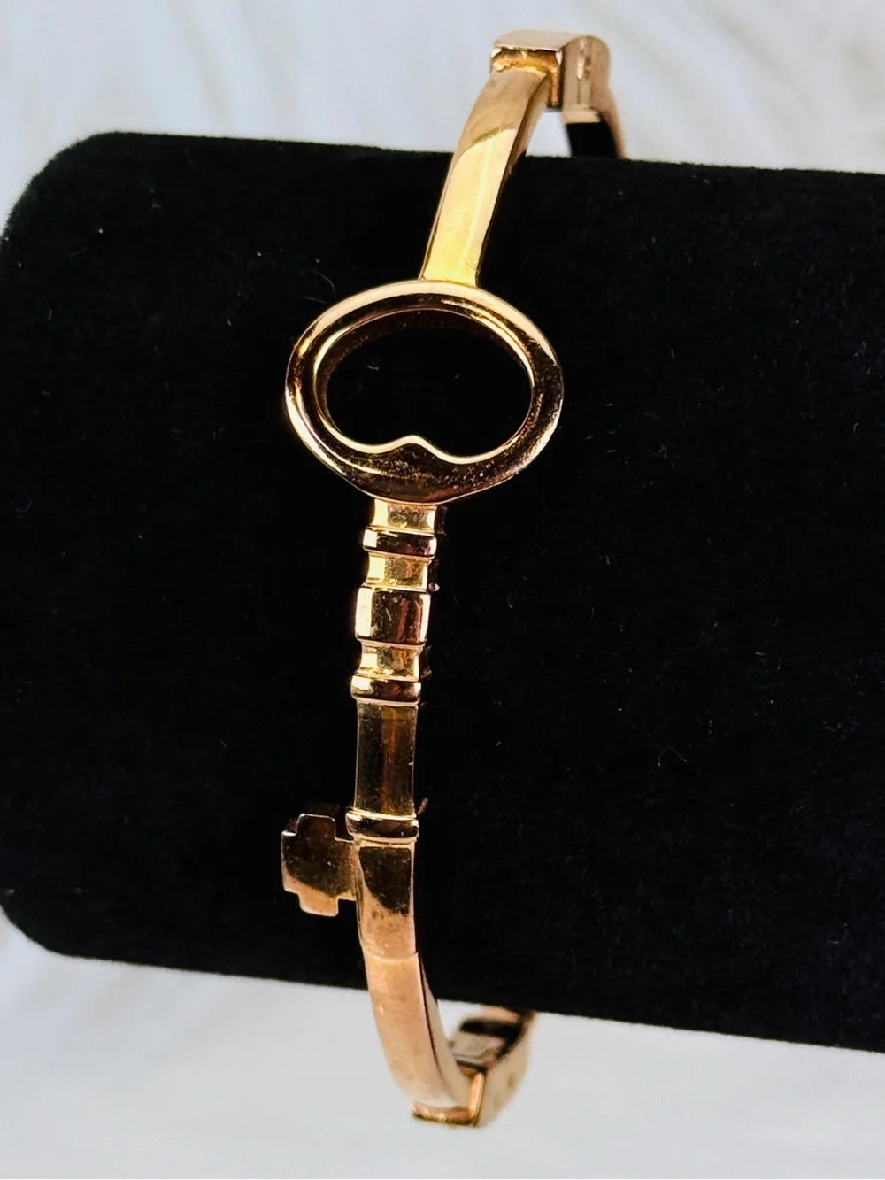 Vintage Coppertone Key Bangle Bracelet
